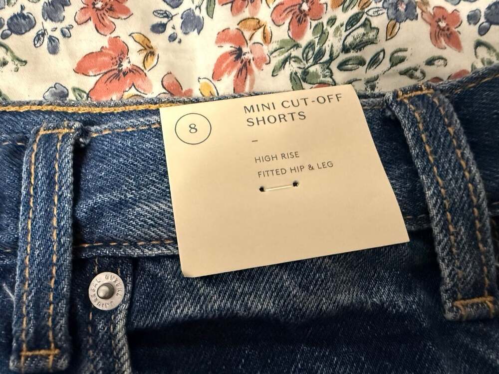 Universal Thread High Rise Mini Cut-Off Shorts Size 8 - Picture 2 of 5